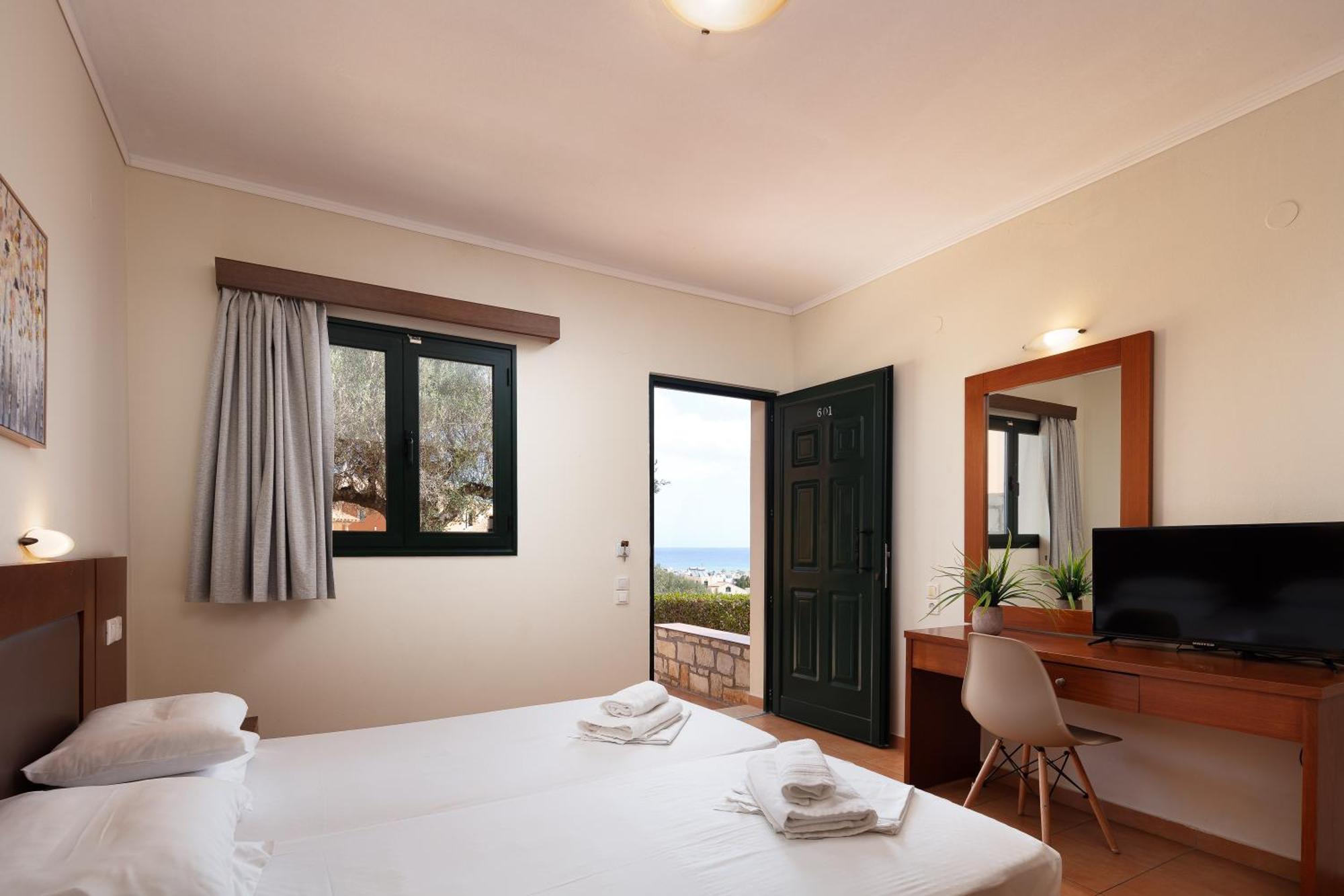 Dia Apartments Hersonissos  Bagian luar foto