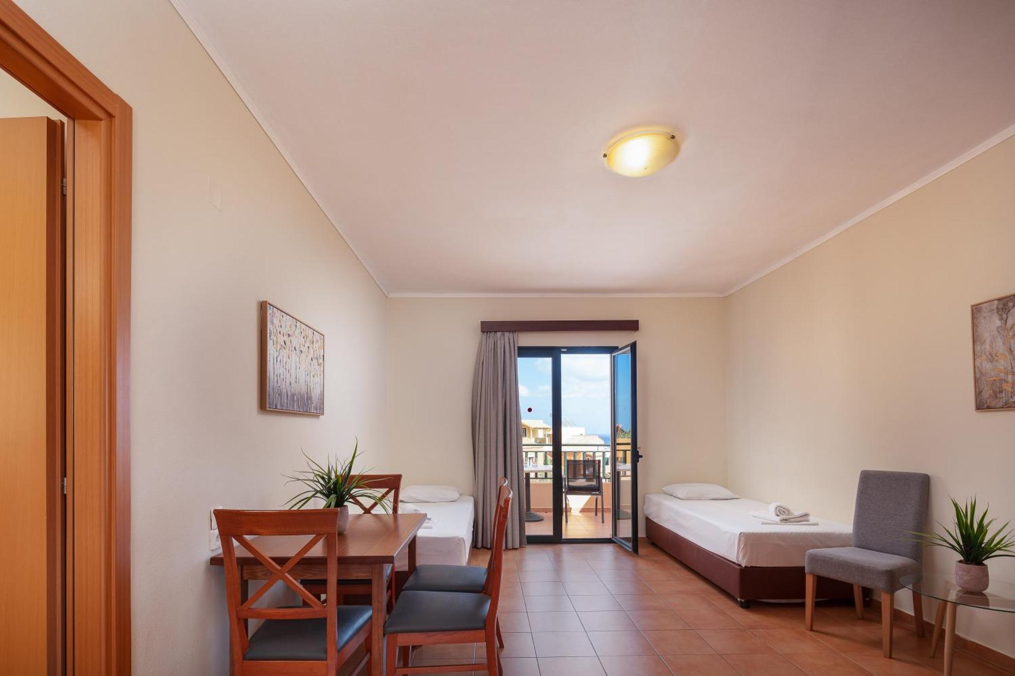 Dia Apartments Hersonissos  Bagian luar foto