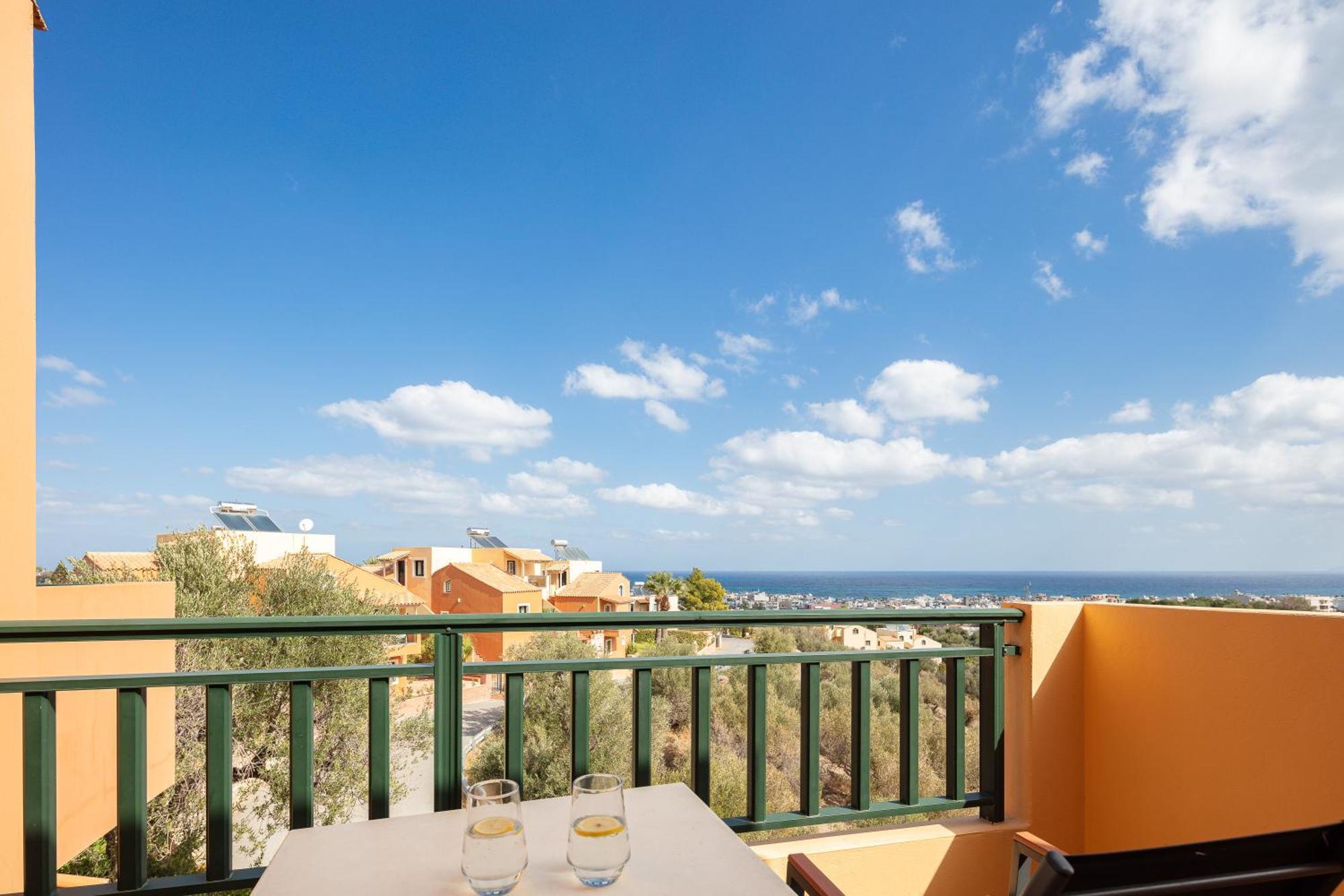 Dia Apartments Hersonissos  Bagian luar foto