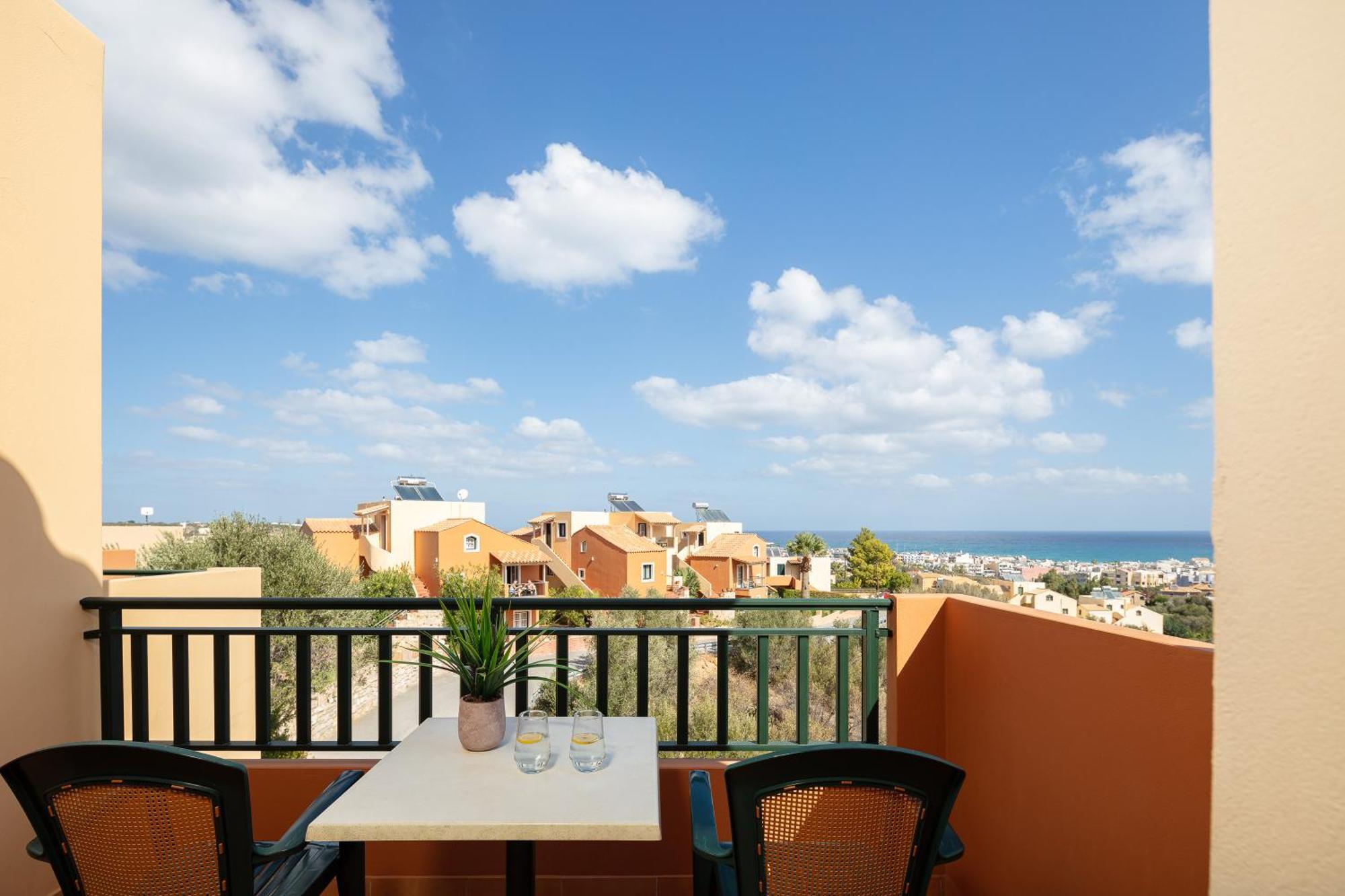Dia Apartments Hersonissos  Bagian luar foto