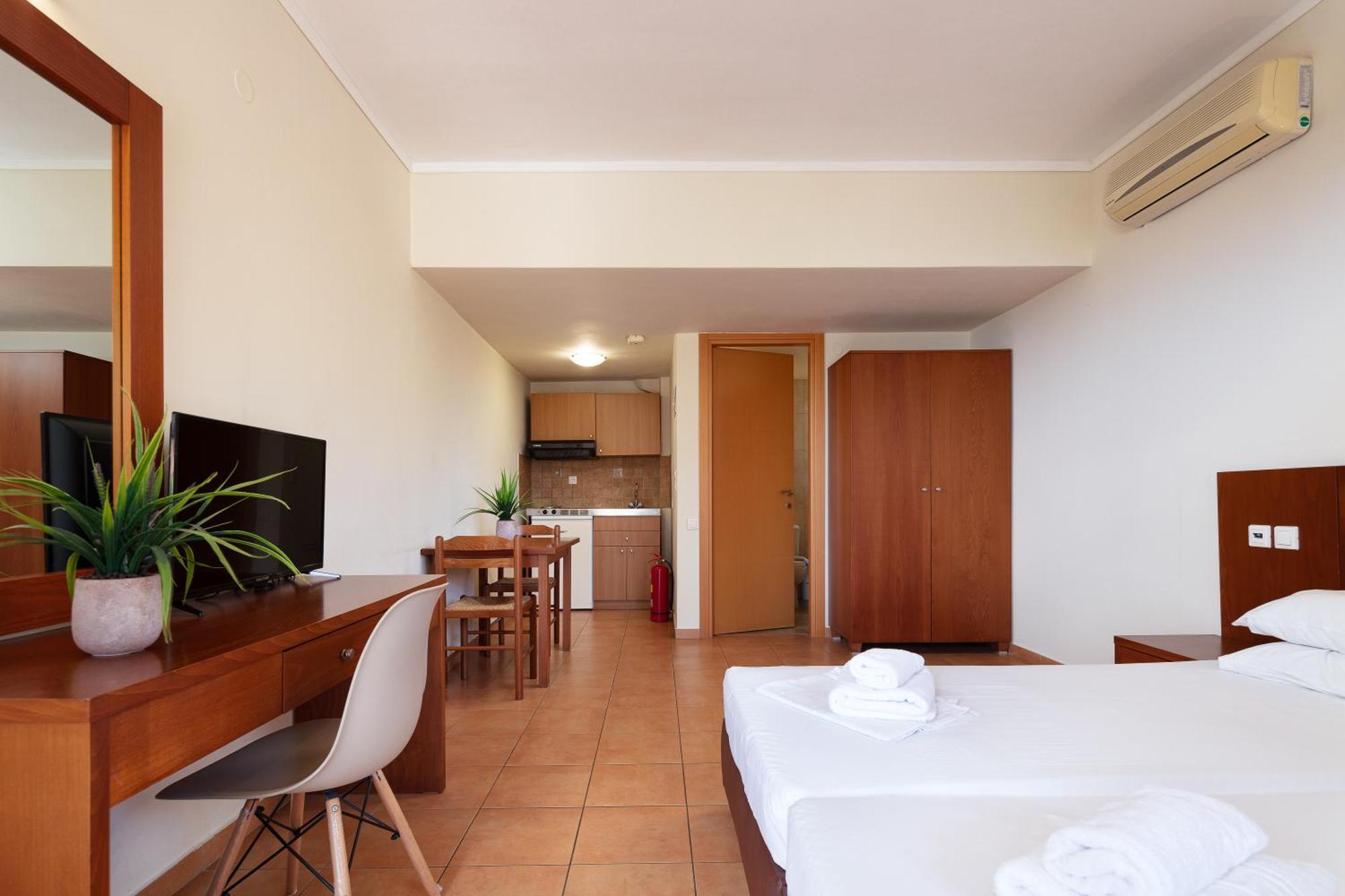 Dia Apartments Hersonissos  Bagian luar foto