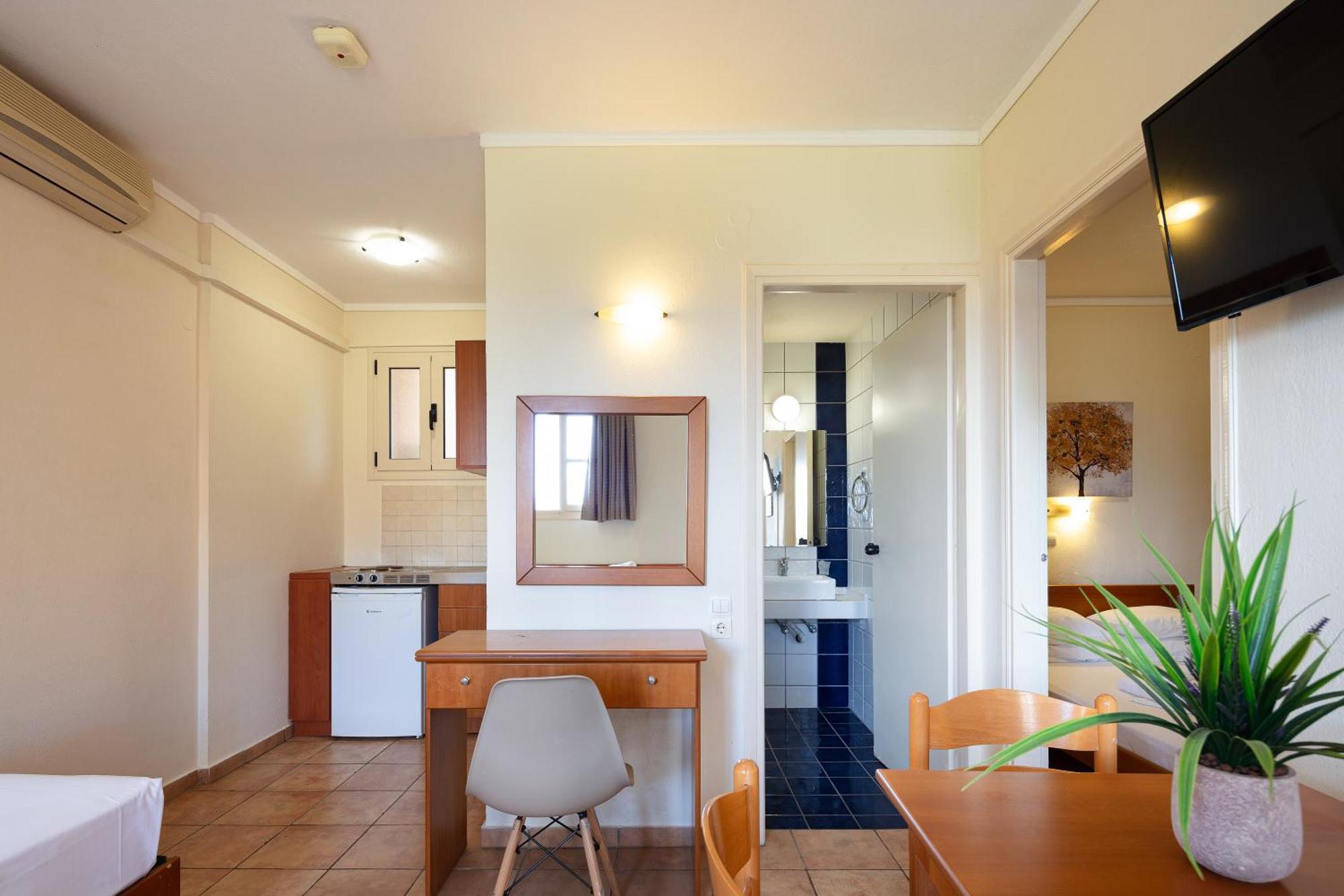 Dia Apartments Hersonissos  Bagian luar foto